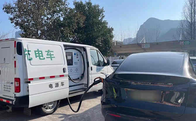 金阳汽车搭电